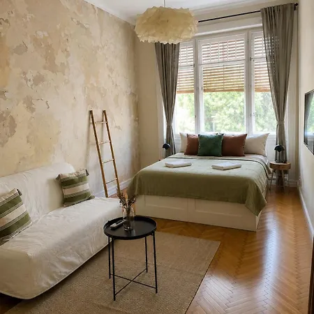 Apartament Frankie's *